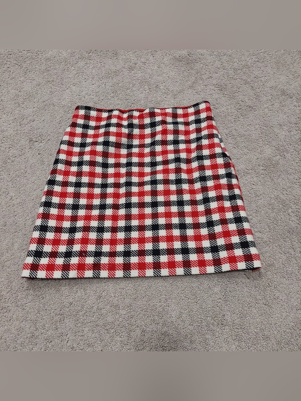 Talbots Wool Blend Mini Skirt size 12 Petite White Black Red Plaid